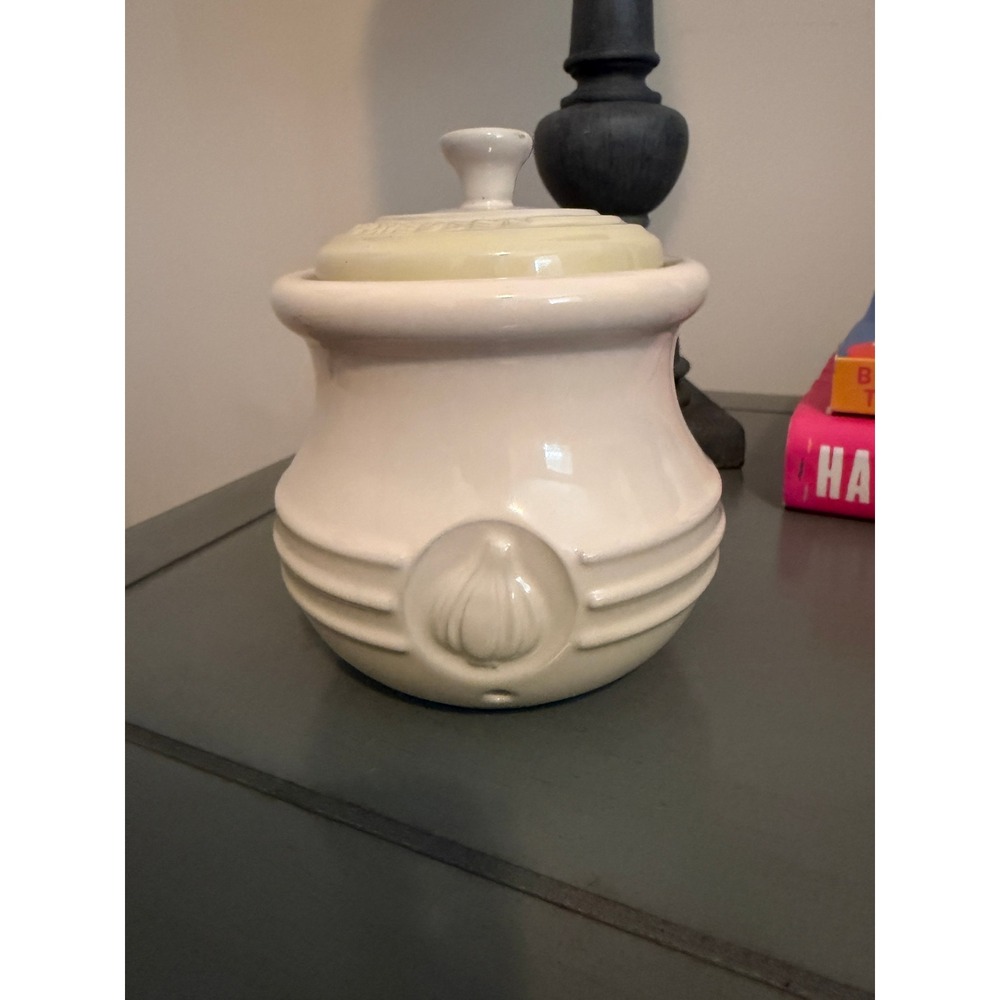Le Creuset Stoneware Garlic Keeper Dune Cream White Canister PG1019-0068